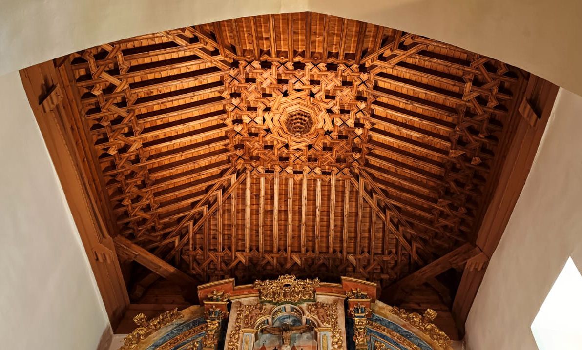 Restauración del artesonado mudéjar de la iglesia de Valcabado del Páramo. | REPORTAJE GRÁFICO DE JOSÉ MANUEL OLMOS (ICAL)