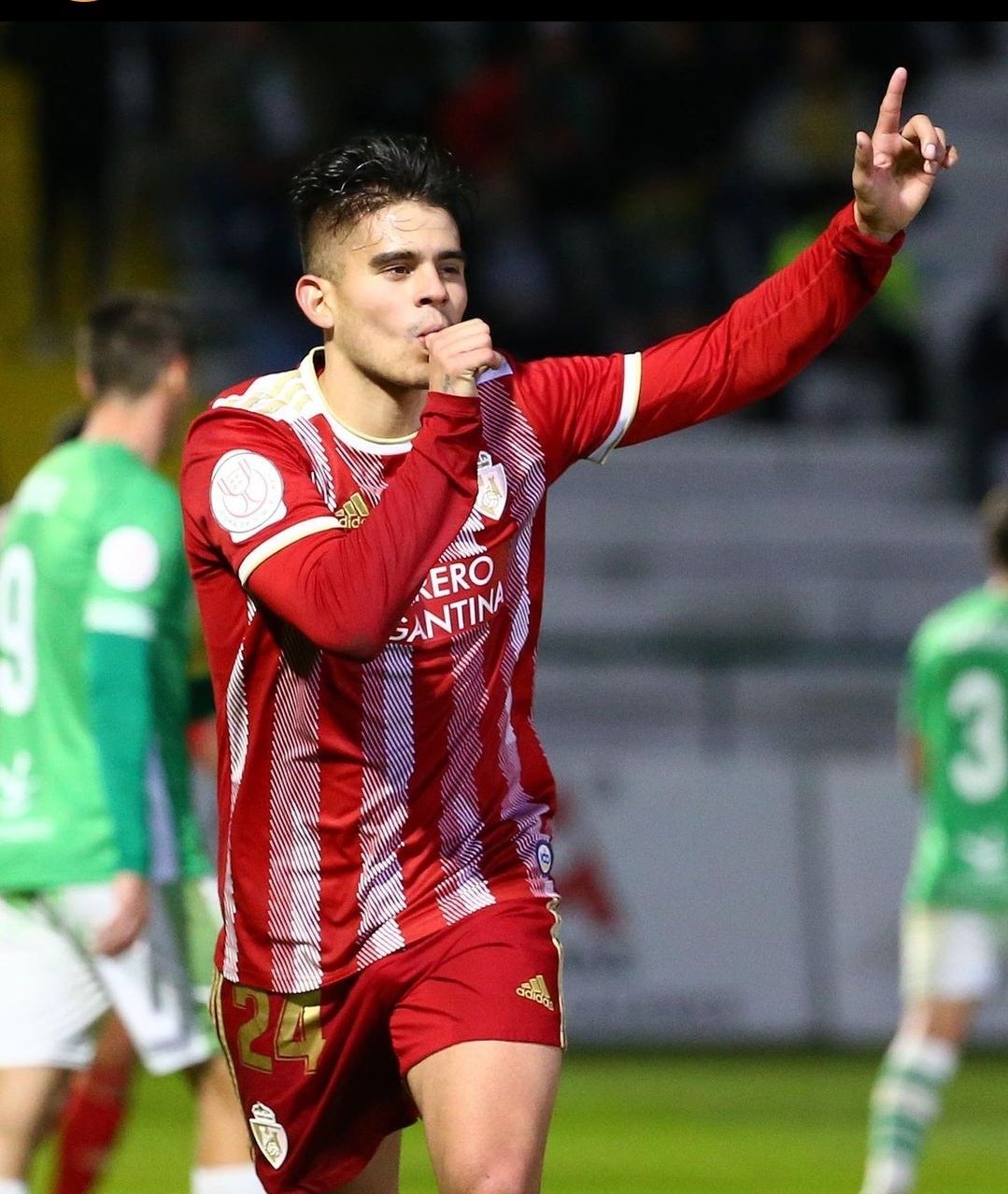 Kuki Zalazar celebrando un gol con la camiseta de la Deportiva. | SDP