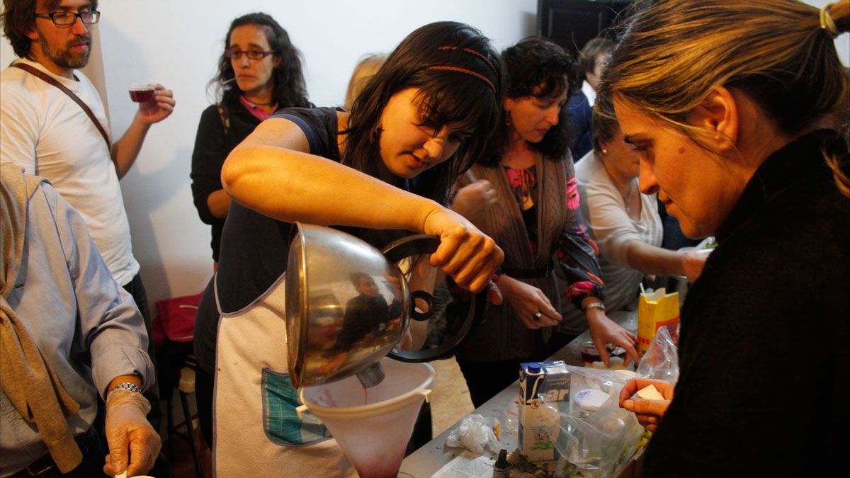 Los usos de las plantas componen uno de los talleres de la Fundación.