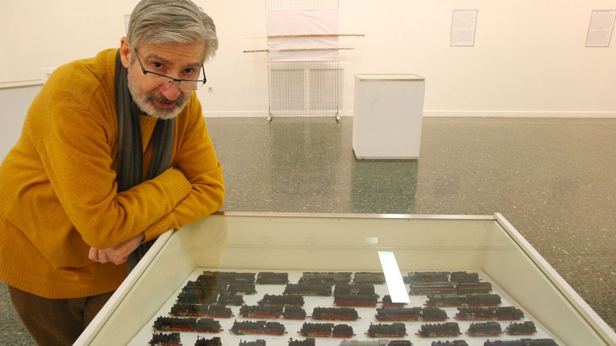 E coleccionista Andrés Paniagua, en la inauguración de la muestra. | César Sánchez (Ical)