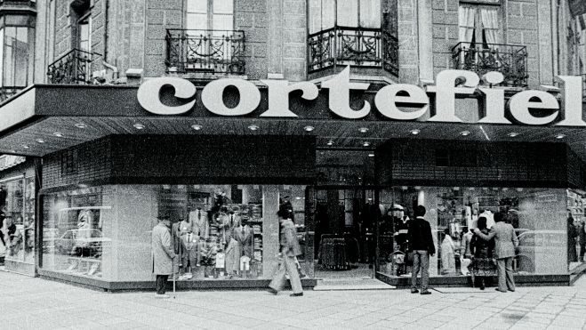 Cortefiel, con su céntrica y espectacular tienda en la capital, era como la certificación del triunfo del ‘Prêt à porter’ pero con buen gusto. | FERNANDO RUBIO Cortefiel, con su céntrica y espectacular tienda en la capital, era como la certificación del triunfo del ‘Prêt à porter’ pero con buen gusto. | FERNANDO RUBIO