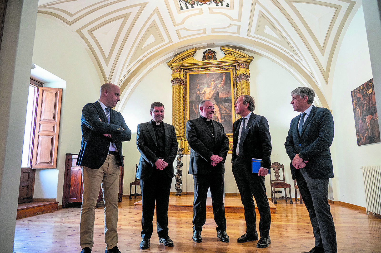 Julio César García, Luis García, Luis Ángel de las Heras, Ángel González y Eduardo Diego antes de la presentación de Las Edades del Hombre. | MAURICIO PEÑA