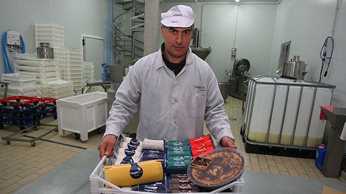 Veigadarte cuenta con un amplio surtido de quesos de rulo, además de otros productos.