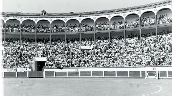 La afición tenía ganas de toros en León después de un lustro con la plaza de ‘ El Parque’ cerrada. |MAURICIO PEÑA