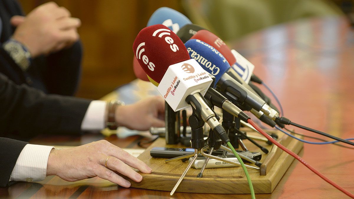 21-04-2016-a-la-contra.jpg 21-04-2016-a-la-contra.jpg