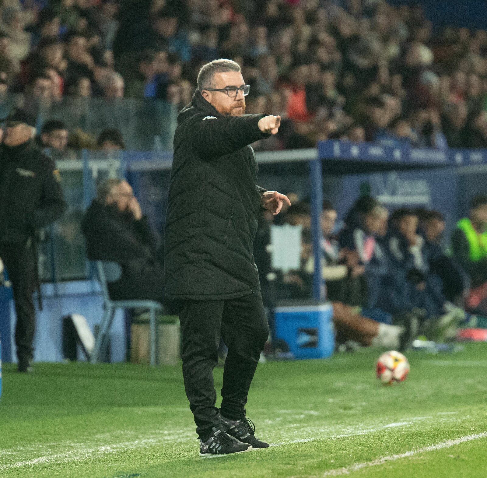 Javi Rey dirige al Arenteiro ante la Ponferradina. | SDP