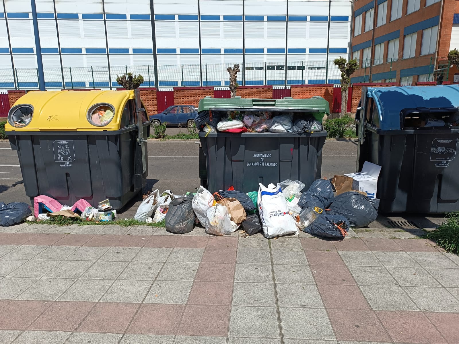 Basura en la calle La Anunciata. | LNC