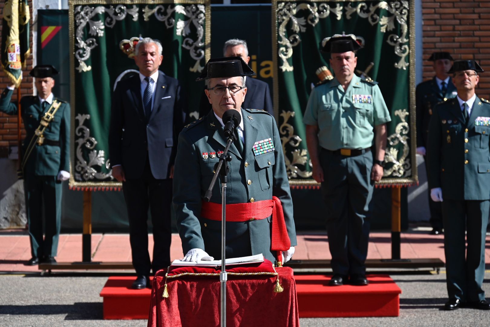 José Antonio Fernández de Luz de las Heras toma posesión del cargo como nuevo jefe de la XII Zona de la Guardia Civil en Castilla y León. | SAÚL ARÉN