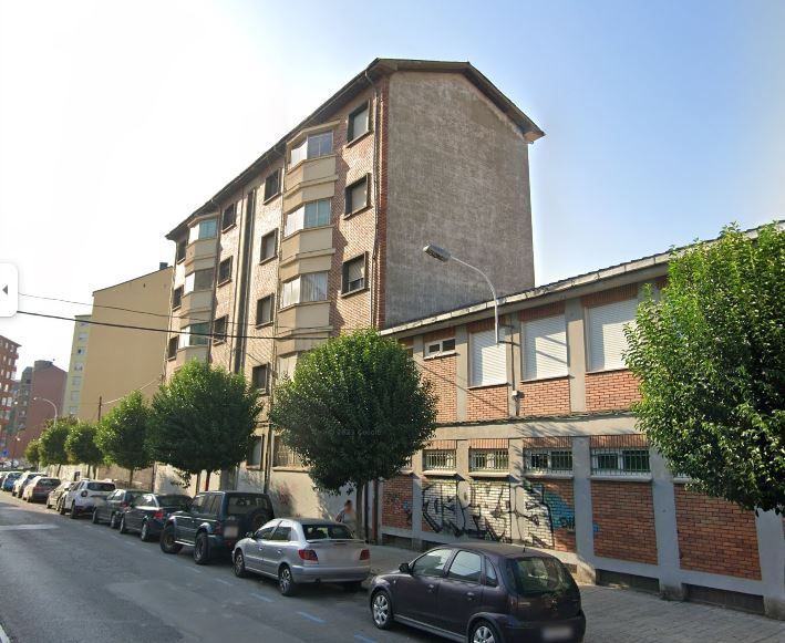 Casas de los maestros del CEIP Navaliegos de Ponferrada. | Google Street View