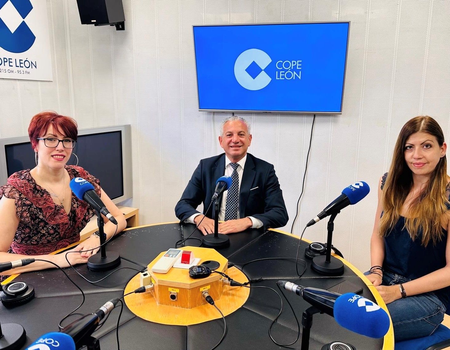 El delegado del Gobierno en Castilla y León, Nicanor Sen, en Cope León. | SAÚL ARÉN