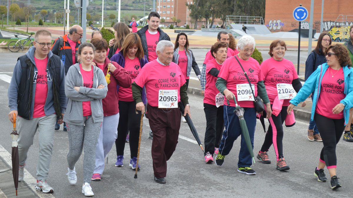 Cerca de 400 personas participaron este sábado en la carrera solidaria en favor del Parkinson. | A.C.