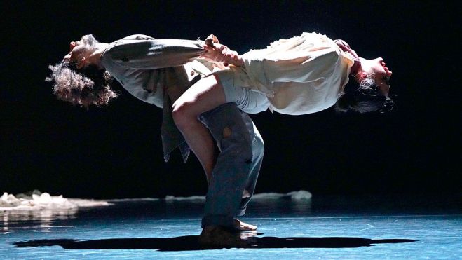 Una escena de la obra 'Entre pasos y encuentros'. Una escena de la obra 'Entre pasos y encuentros'.