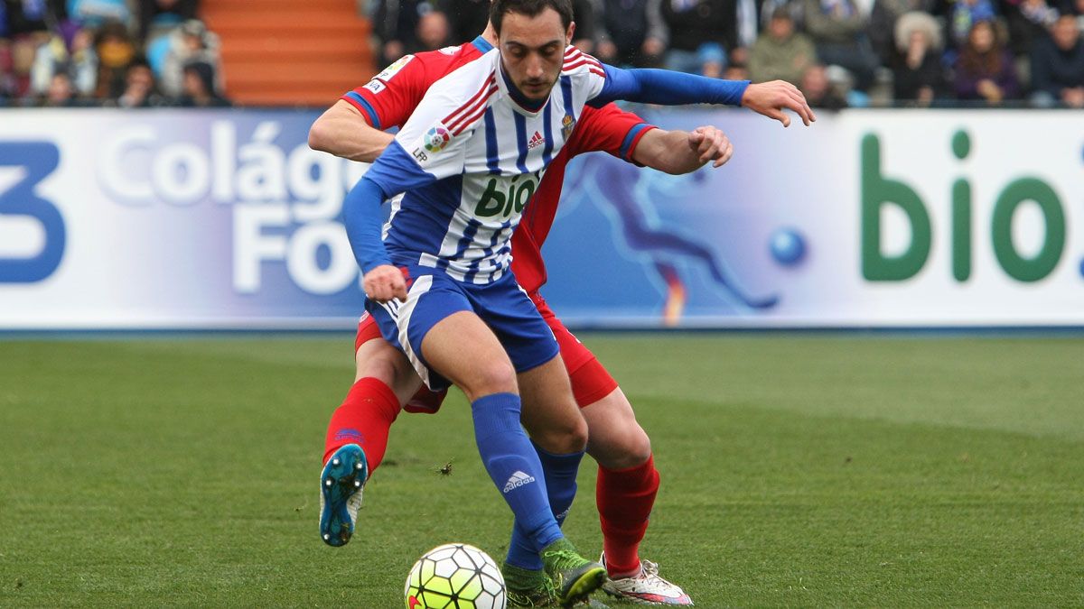 Aguza, durante el partido ante el Numancia. | CÉSAR SÁNCHEZ