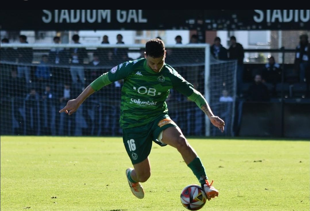 Vicente Esquerdo es otro de los jugadores que Javi Rey se lleva a Ponferrada | ARENTEIRO