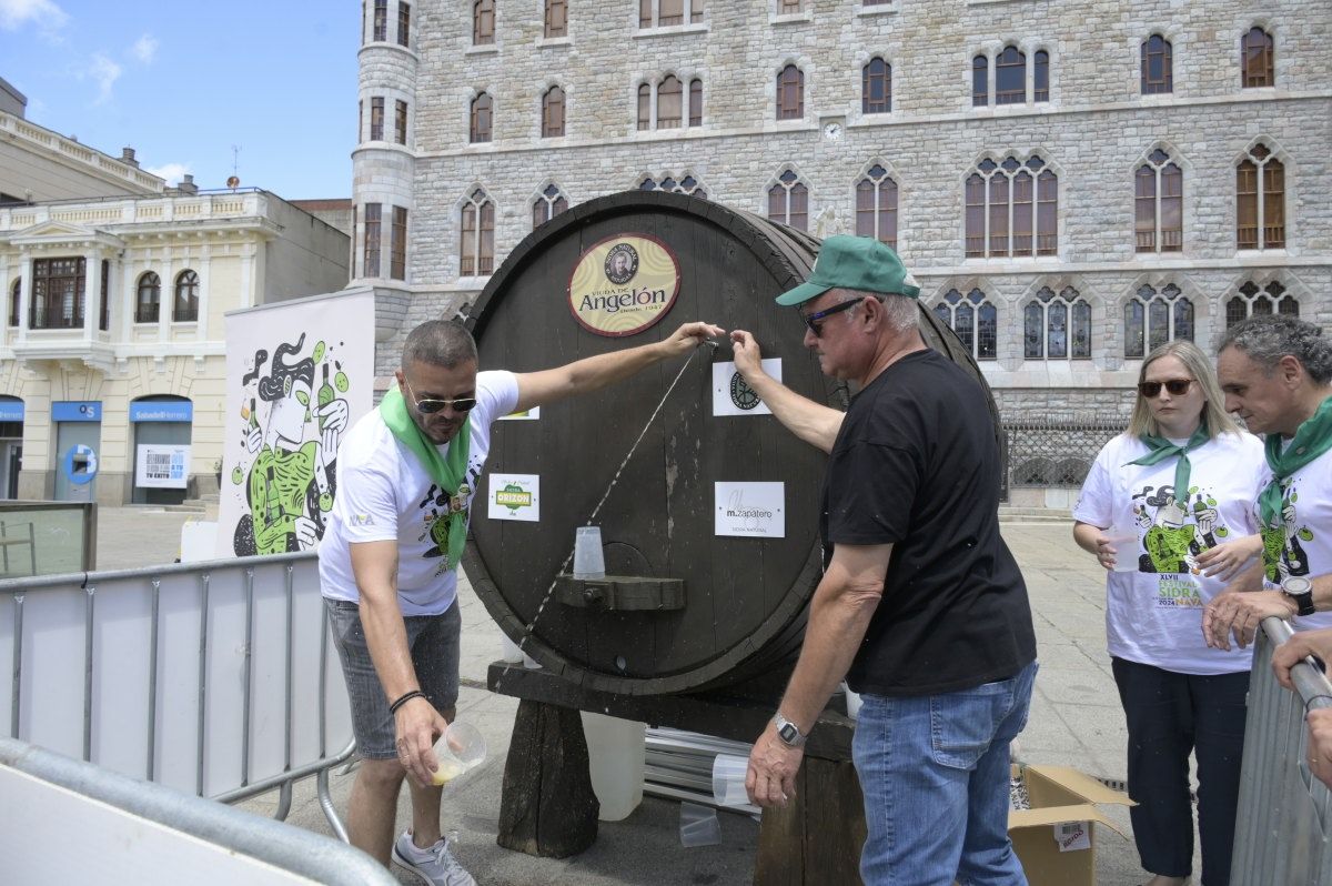 La sidra de Navas en León 01