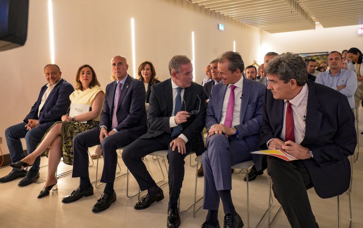Álvarez Gourel, González Corral, Diez, Vega, Duque y Escrivá, durante el acto celebrado en San Marcos. | MAURICIO PEÑA
