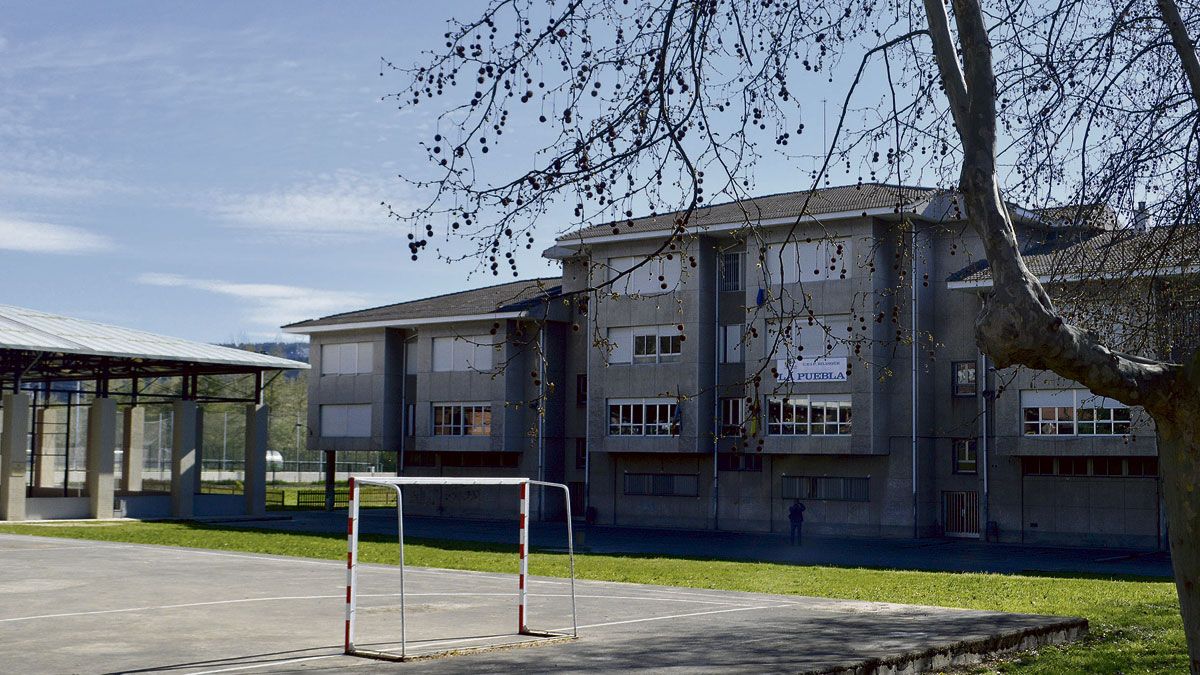 El colegio La Puebla, en el que todos los alumnos son de etnia gitana. | L.N.C.