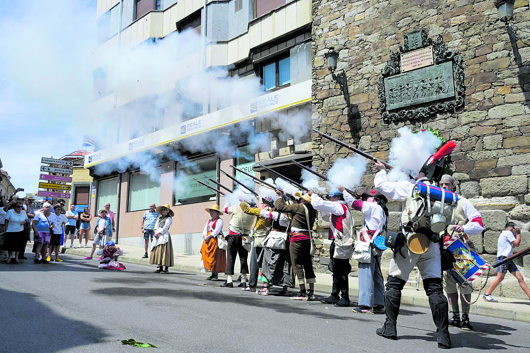 Las calles de Astorga tomaron el ambiente de hace más de dos siglos para la recreación histórica que cada 14 de julio regresa a la ciudad. | MAURICIO PEÑA