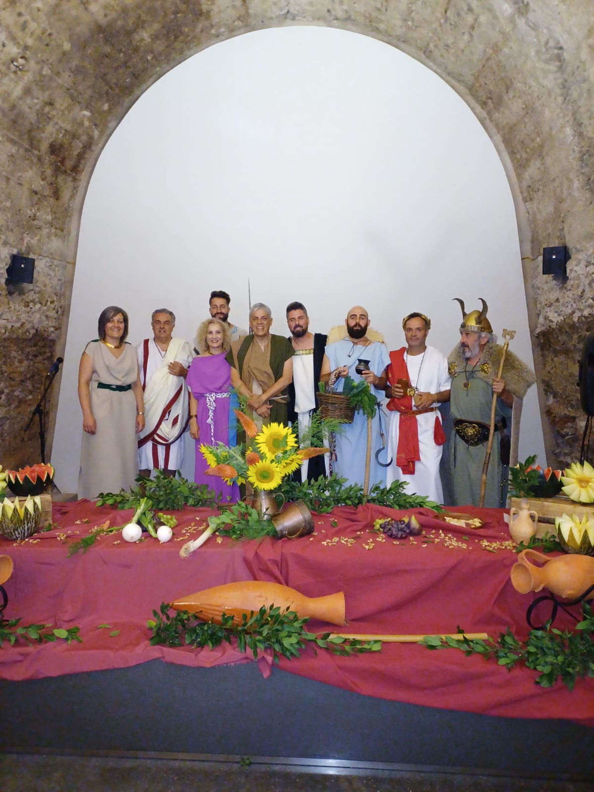Foto de familia durante la degustación. | L.N.C.