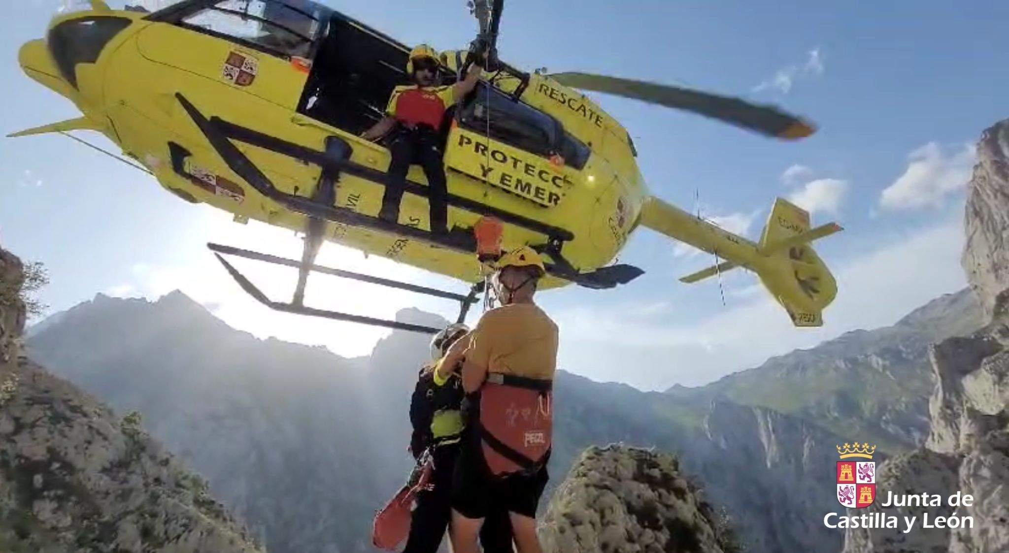 Rescatan con helicóptero a una ciclista herida en La Pola de Gordón
