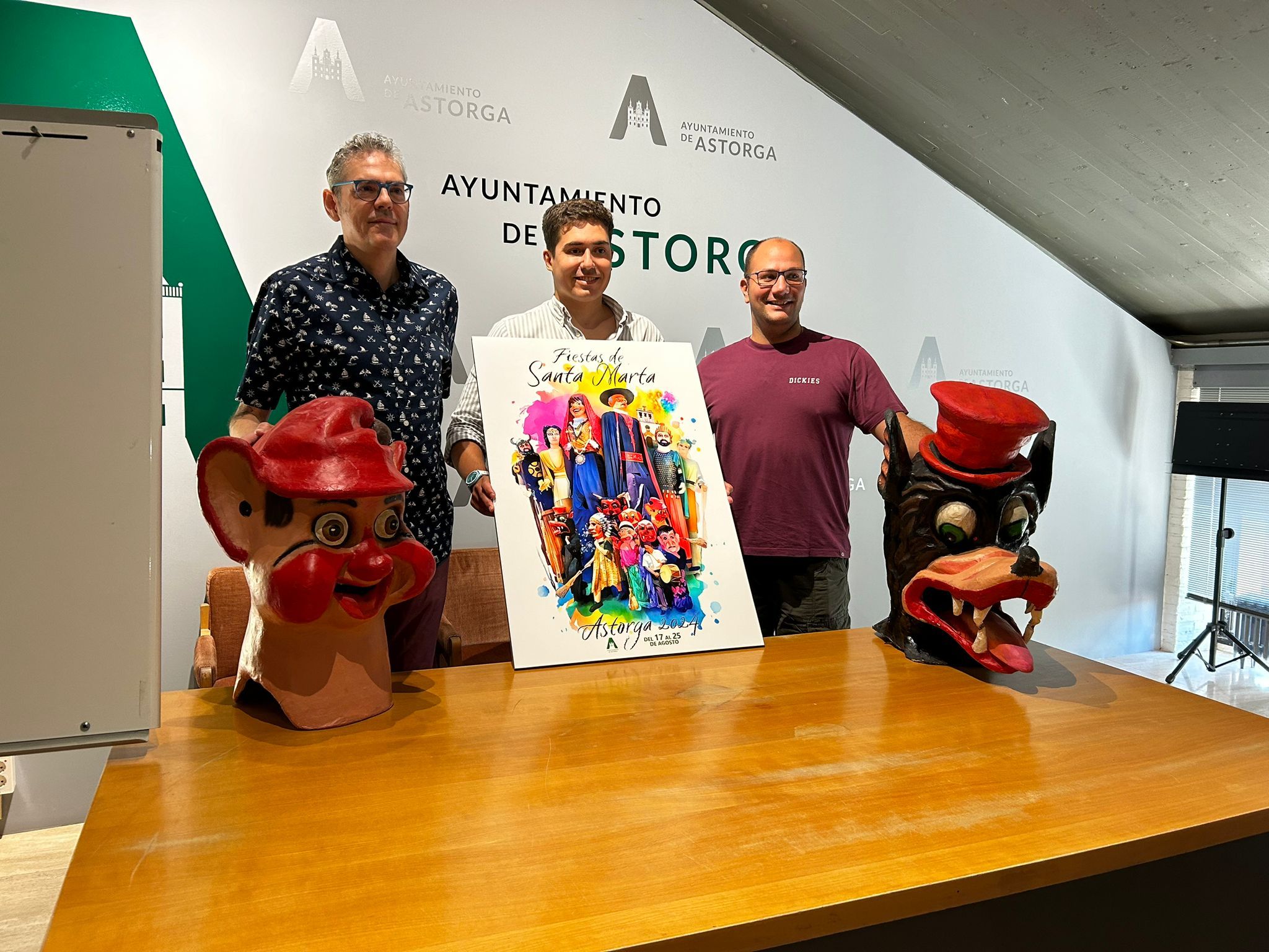 César Núñez, Borja González y Diego García durante la presentación del cartel. | L.N.C.