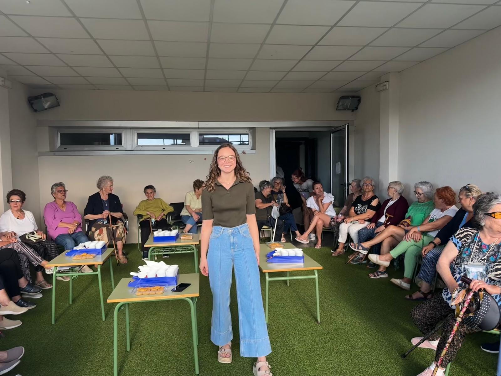 Lucía Fernández en su taller de Cuadros. | L.N.C.