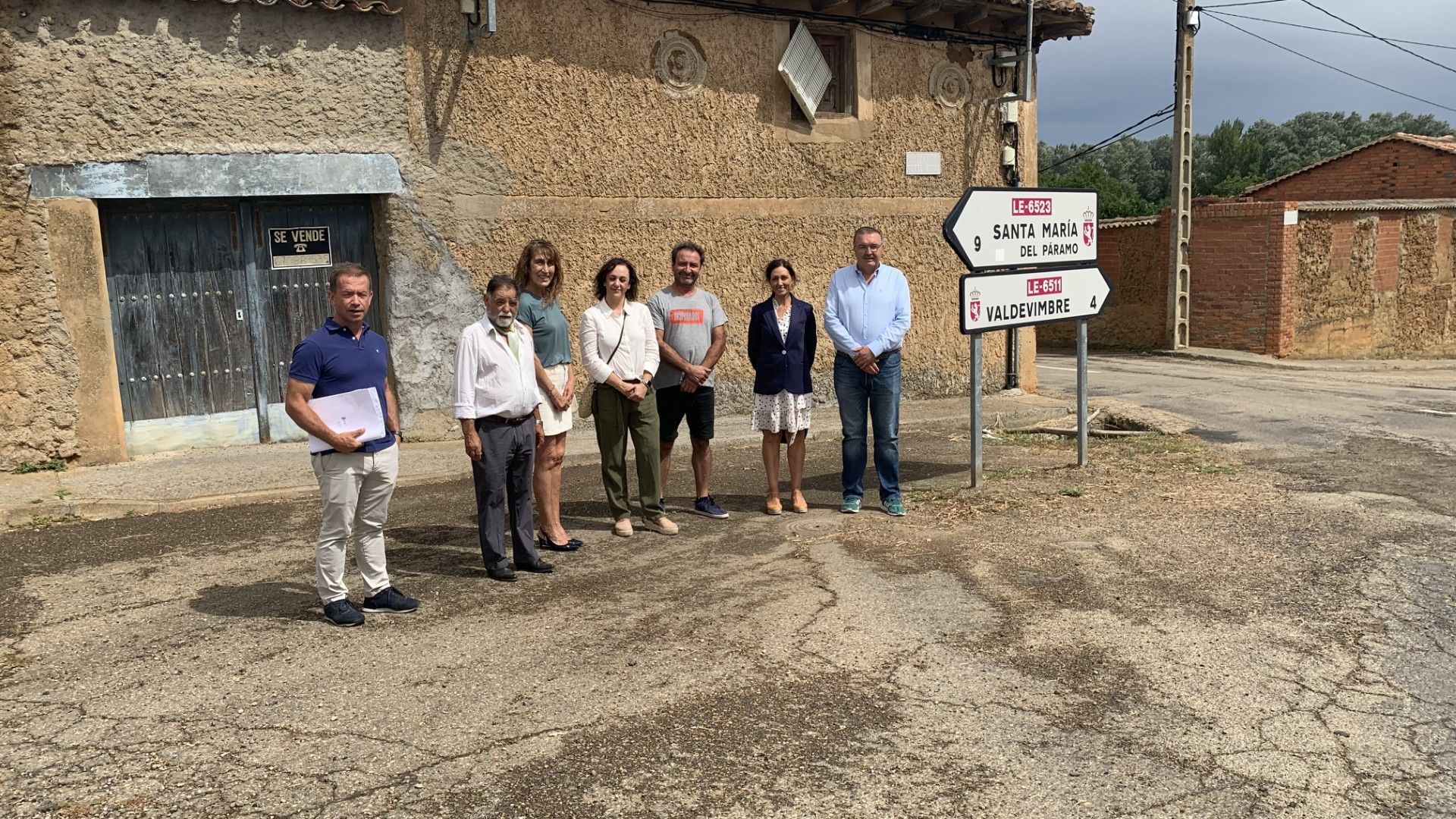 La carretera que mejorará la Diputación y que conecta Santa María con Valdevimbre. | L.N.C.