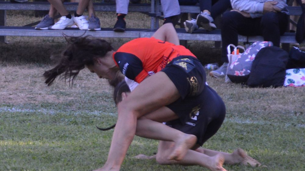 Priscila Martínez sigue sumando victorias en medios, ayer derrotó en la final a la vallecana Estrella López y antes a Marta. | FULGENCIO FERNÁNDEZ Priscila Martínez sigue sumando victorias en medios, ayer derrotó en la final a la vallecana Estrella López y antes a Marta. | FULGENCIO FERNÁNDEZ