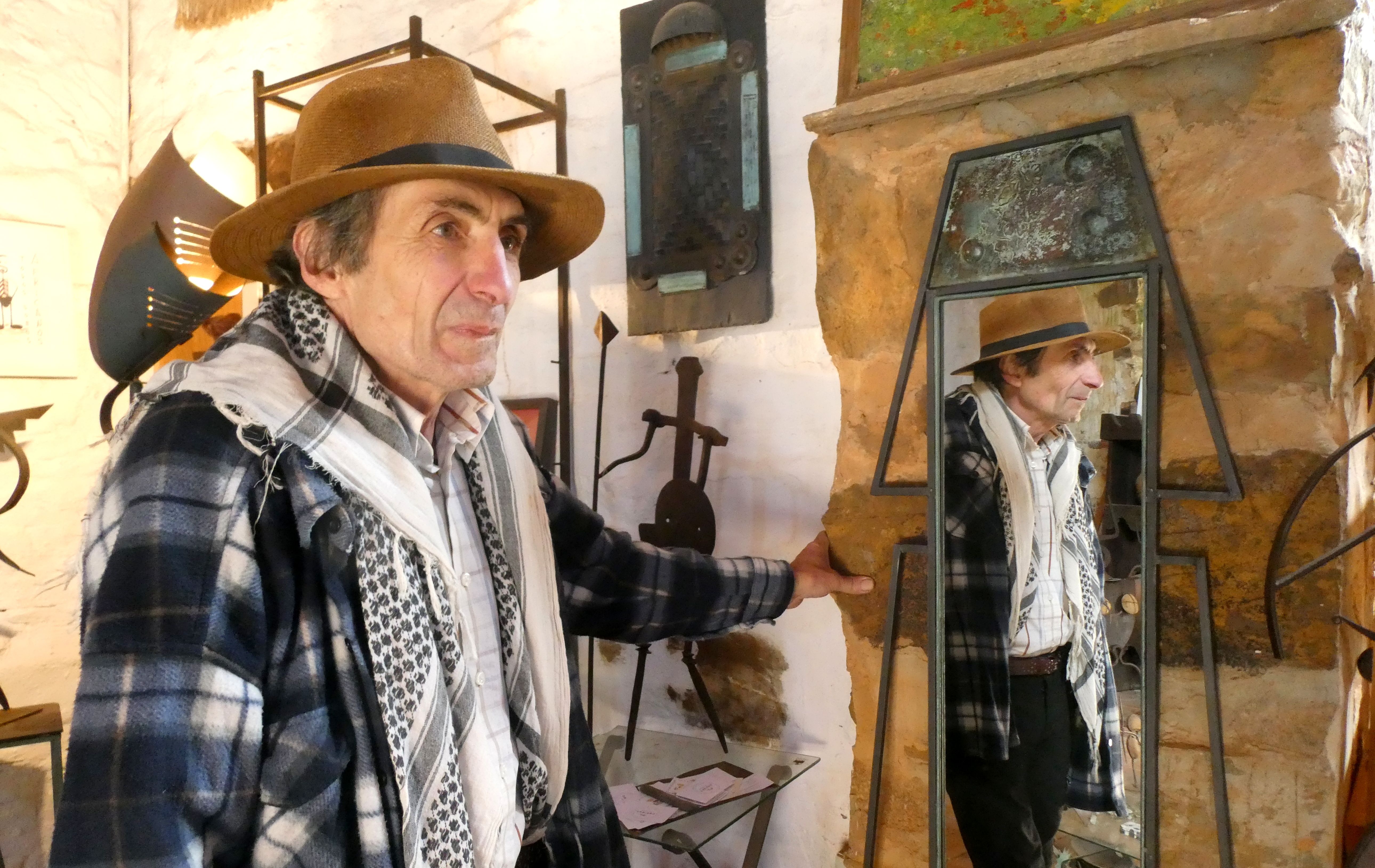 Los espejos reflejan la bondad de quien los escudriña. | GREGORIO FERNÁNDEZ CASTAÑÓN