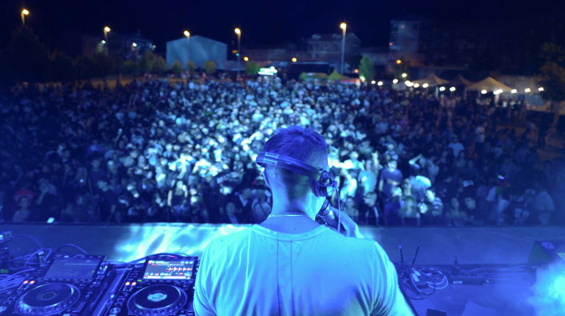Más de 4.000 personas respaldaron este viernes Electro Astvrica. | L.N.C.