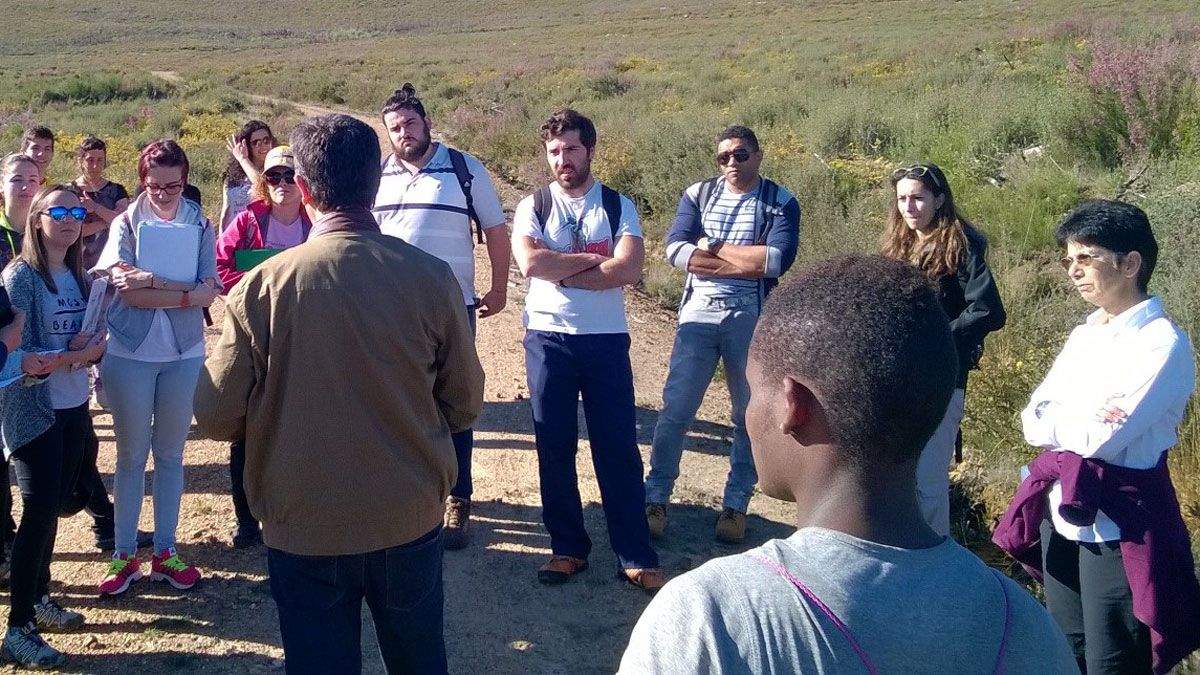 Visita de estudiantes del campus a la base de Tabuyo del Monte, este miércoles. | L.N.C. Visita de estudiantes del campus a la base de Tabuyo del Monte, este miércoles. | L.N.C.
