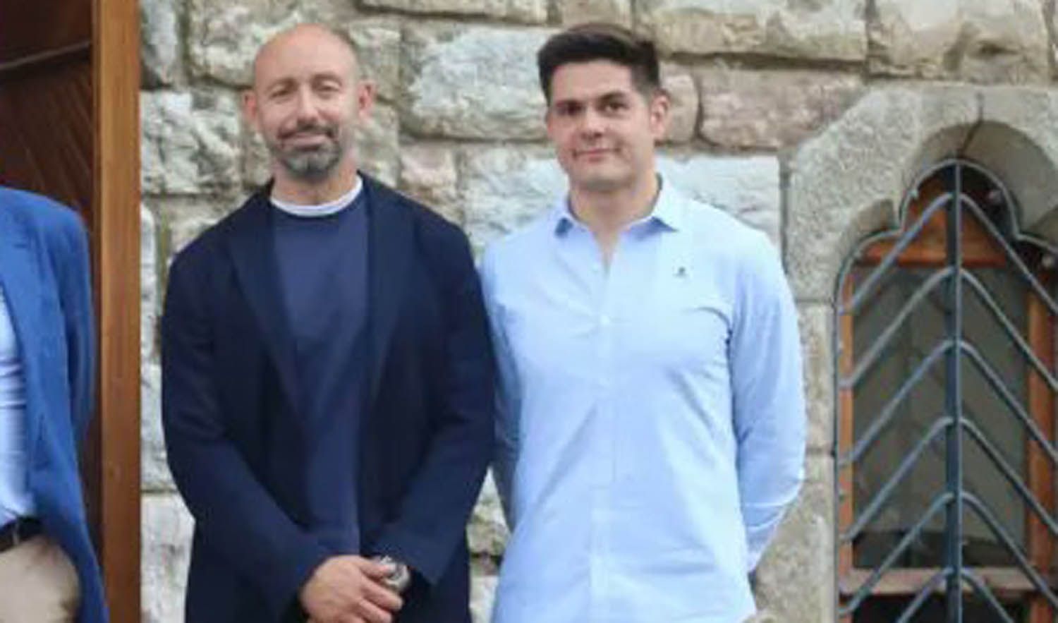 Tranche, a la derecha, en una charla junto a Garro, que se lo lleva al Sporting. | CYD