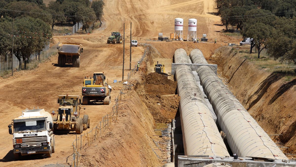 Imagen de archivo de obras llevadas a cabo en el canal de Payuelos.| ICAL