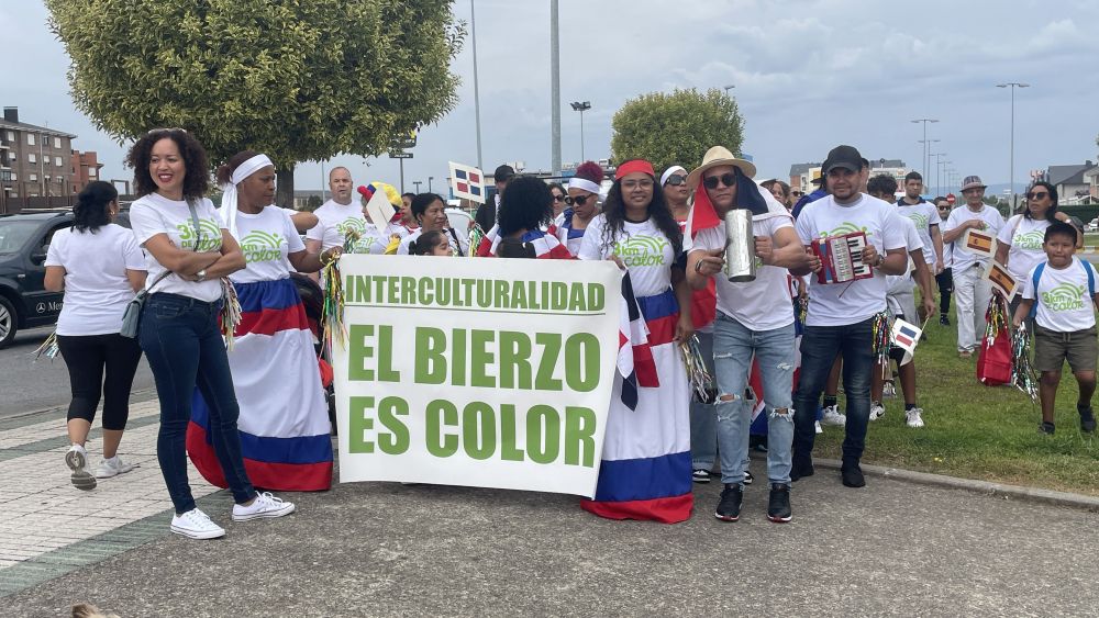 I Concentración de Peñas de las Fiestas de La Encina. | JAVIER FERNÁNDEZ I Concentración de Peñas de las Fiestas de La Encina. | JAVIER FERNÁNDEZ