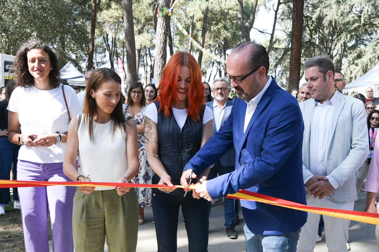 Corte de la cinta de inauguración. | L.N.C. Corte de la cinta de inauguración. | L.N.C.