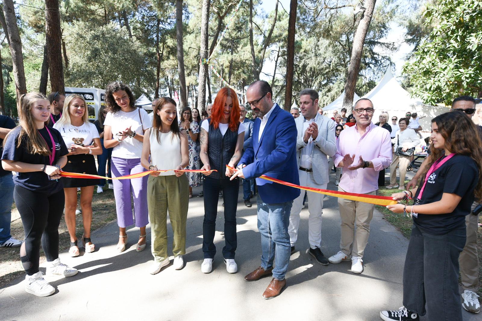 Corte de la cinta de inauguración. | L.N.C. Corte de la cinta de inauguración. | L.N.C.