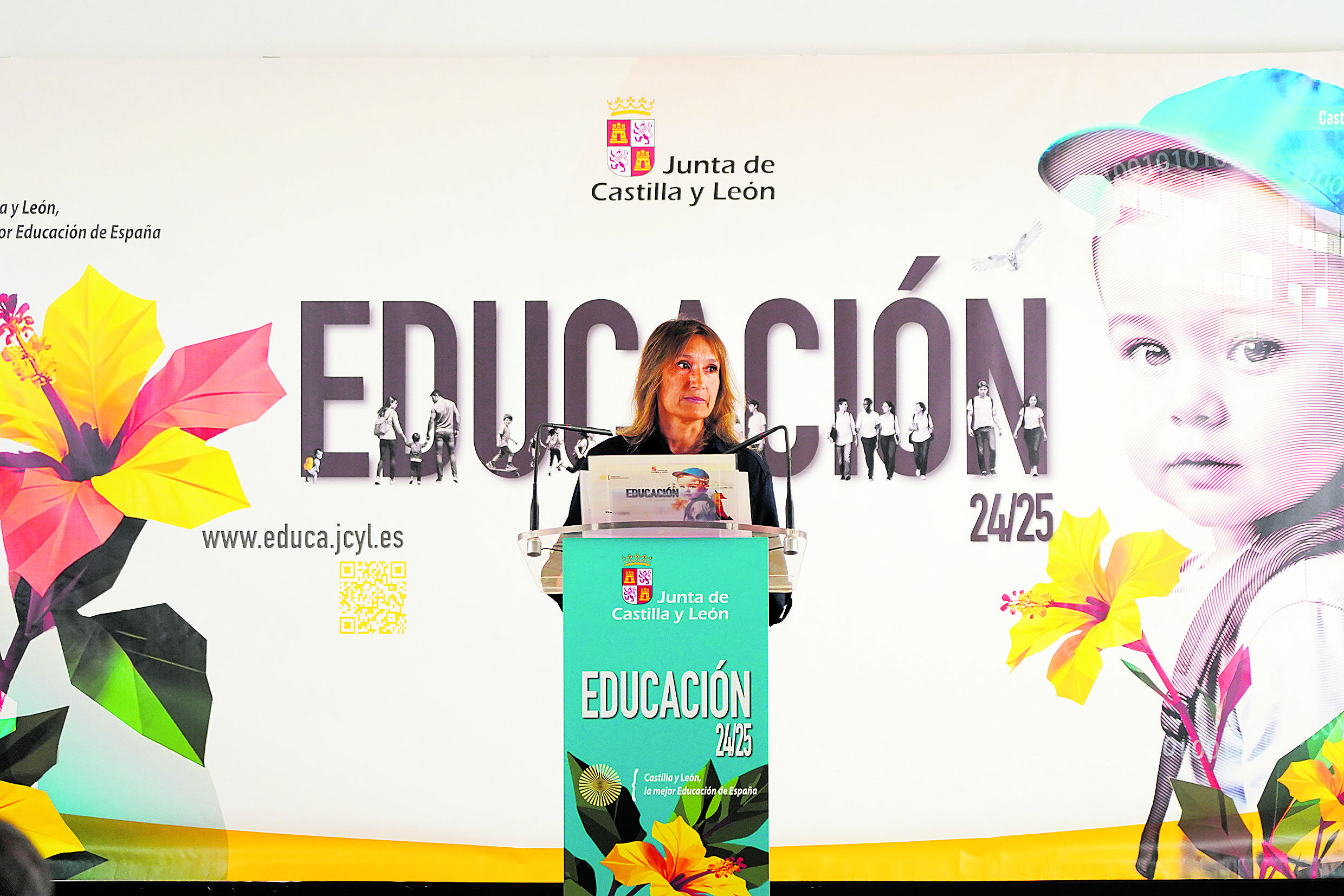 La consejera de Educación, Rocío Lucas, en la presentación del último curso. | LETICIA PÉREZ (ICAL)