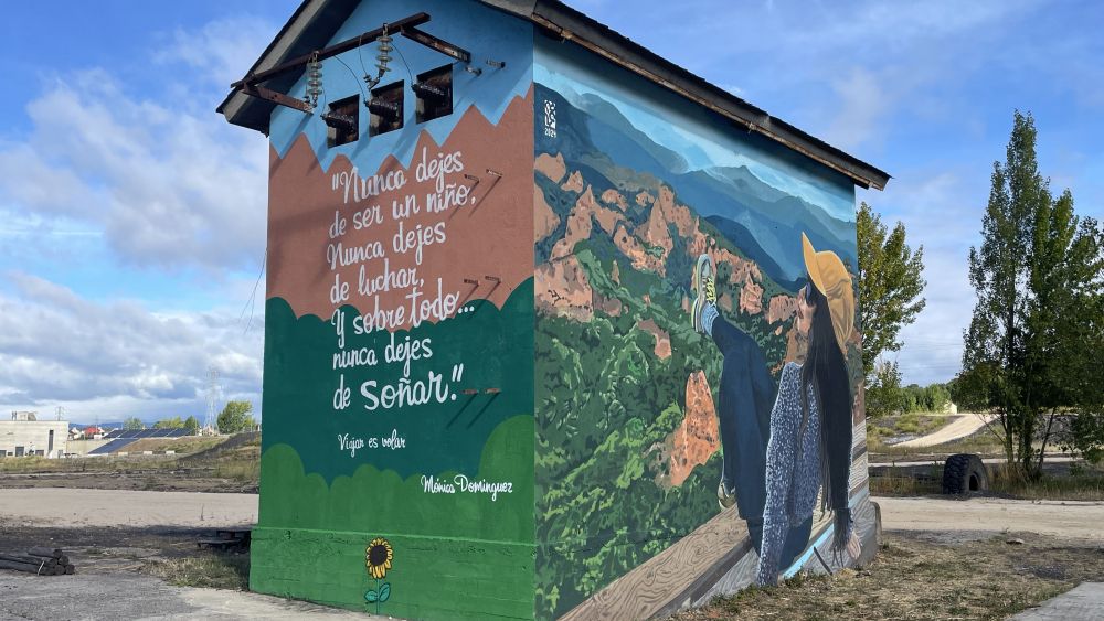 Mural de Mónica Domínguez hecho por Asier Vera. | JAVIER FERNÁNDEZ Mural de Mónica Domínguez hecho por Asier Vera. | JAVIER FERNÁNDEZ