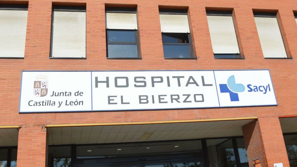 Imagen de archivo de la entrada del Hospital El Bierzo.