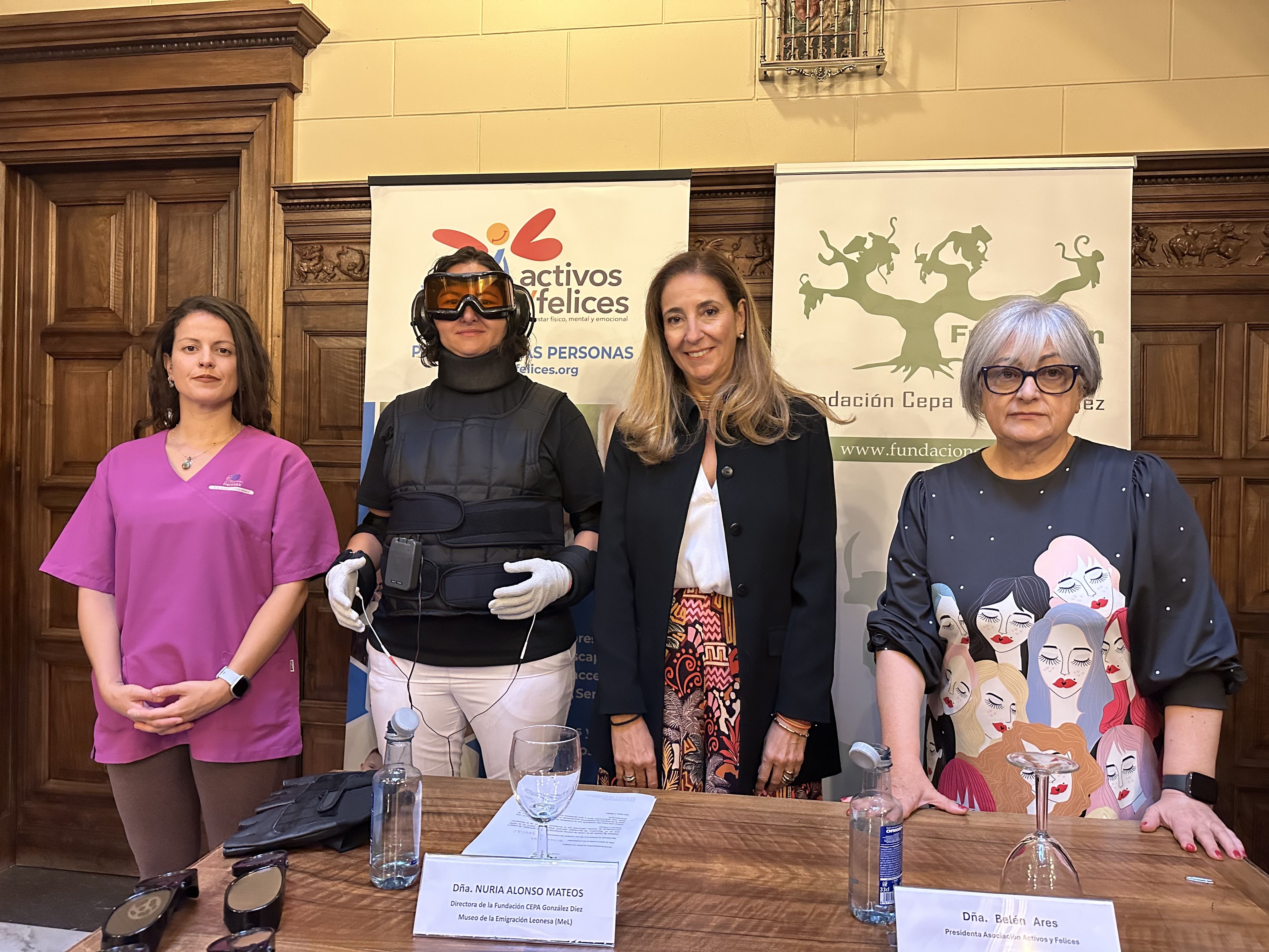 La Fundación Cepa y Activos y Felices presentan un simulador que recrea el envejecimiento de las personas. | L.N.C.