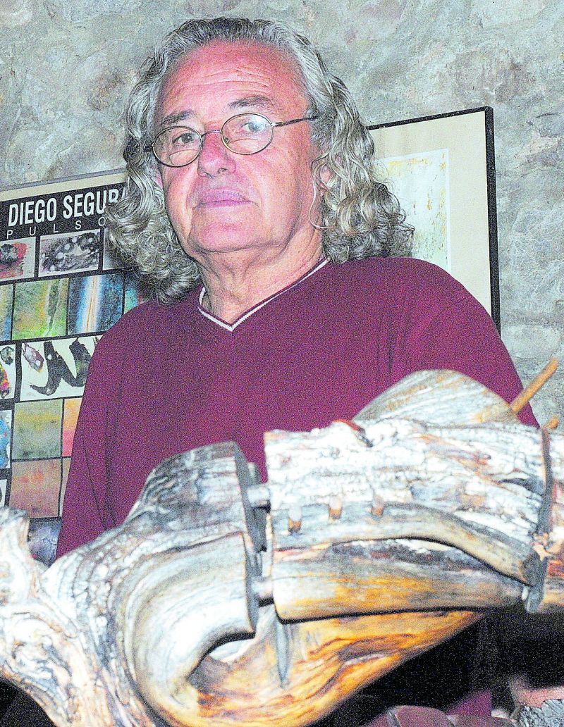 Diego Segura en su casa de Genicera en 2008. | G.F.C. Diego Segura en su casa de Genicera en 2008. | G.F.C.