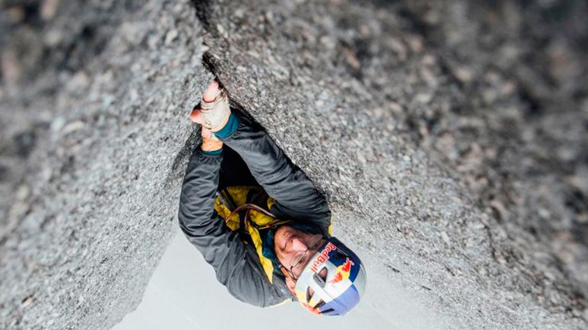 Iker Pou, durante una de las ascensiones. | REDBULL Iker Pou, durante una de las ascensiones. | REDBULL
