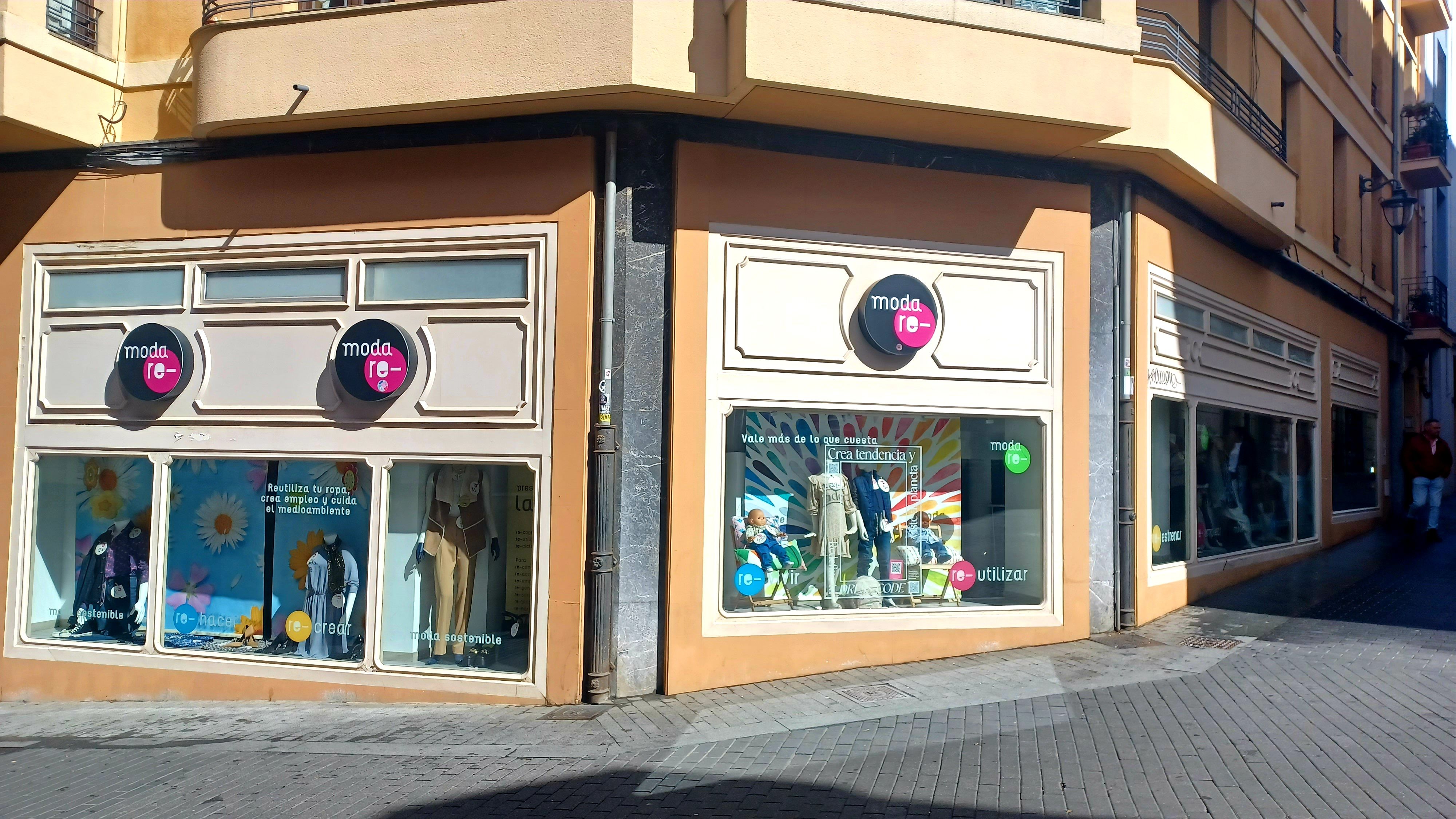 La tienda de Moda Re- en la calle Regidores.