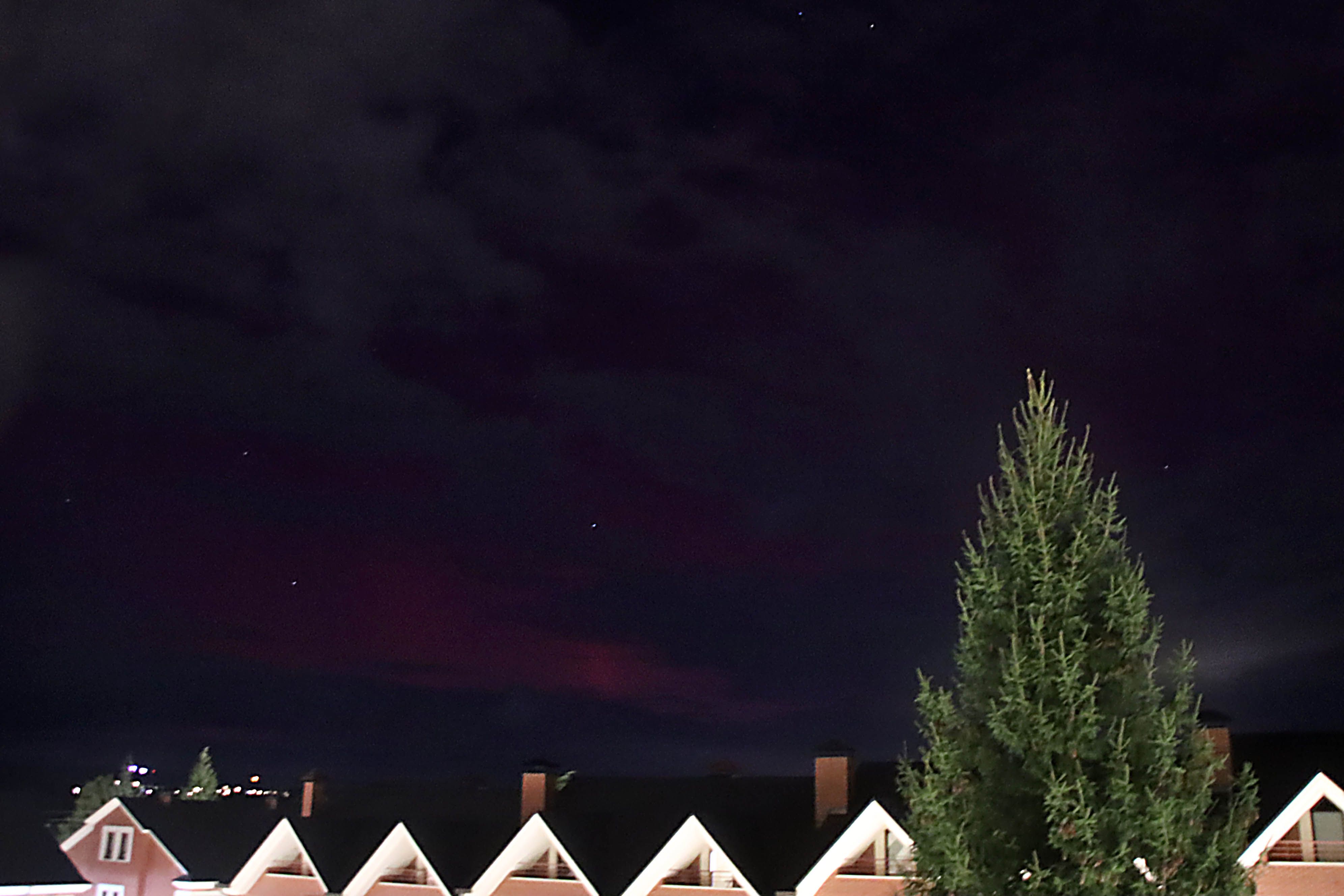 Aurora boreal en el cielo de León. | PEIO GARCÍA (ICAL)