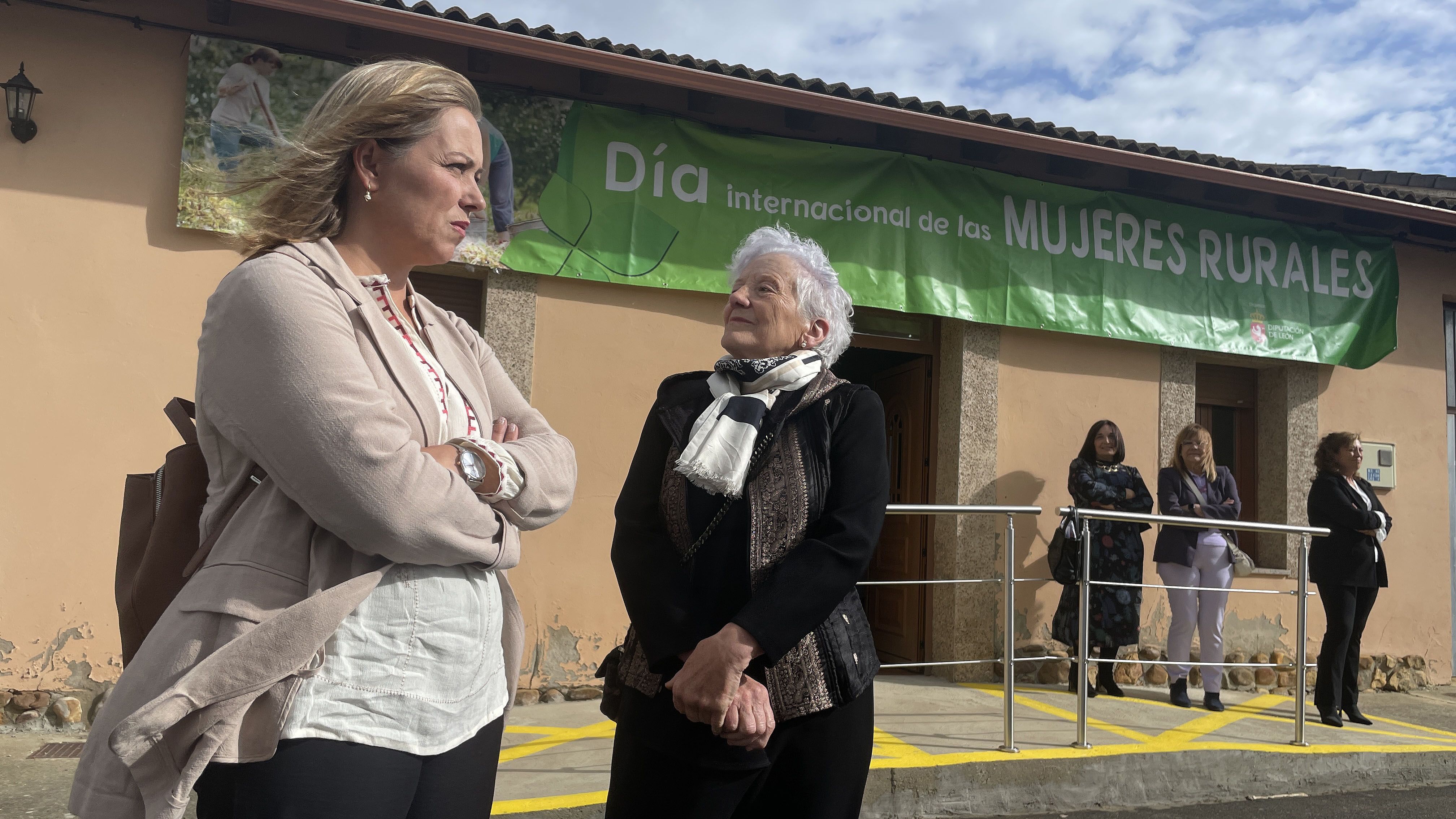 La Diputación de León otorga los premios 'Mujer Rural 2024' a Carmen Marentes e Isabel Gómez