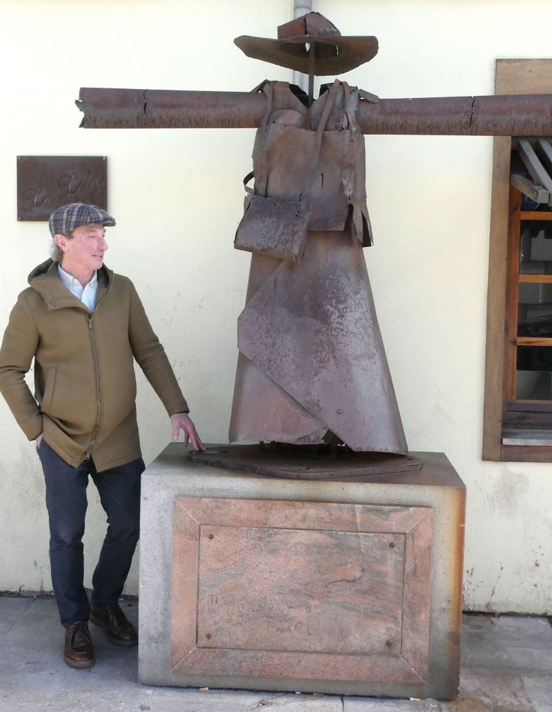 ‘La Lola’. Escultura pública en León capital. | G.F.C, ‘La Lola’. Escultura pública en León capital. | G.F.C,
