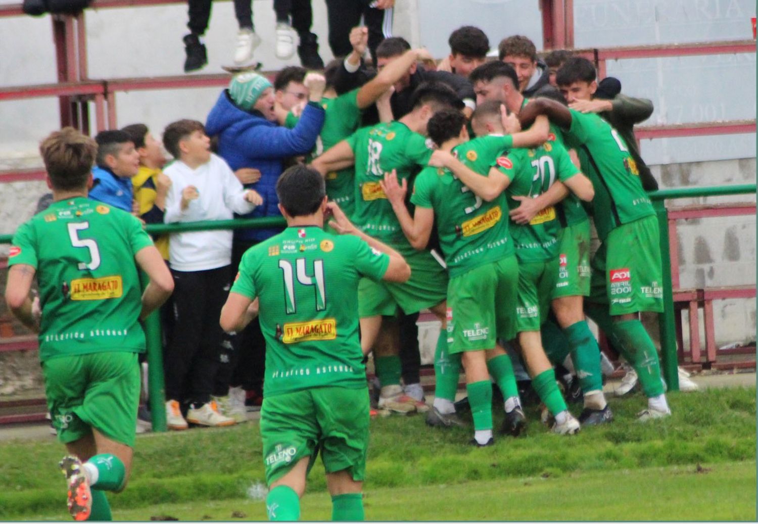 El Astorga celebra un gol. ATLETICO ASTORGA