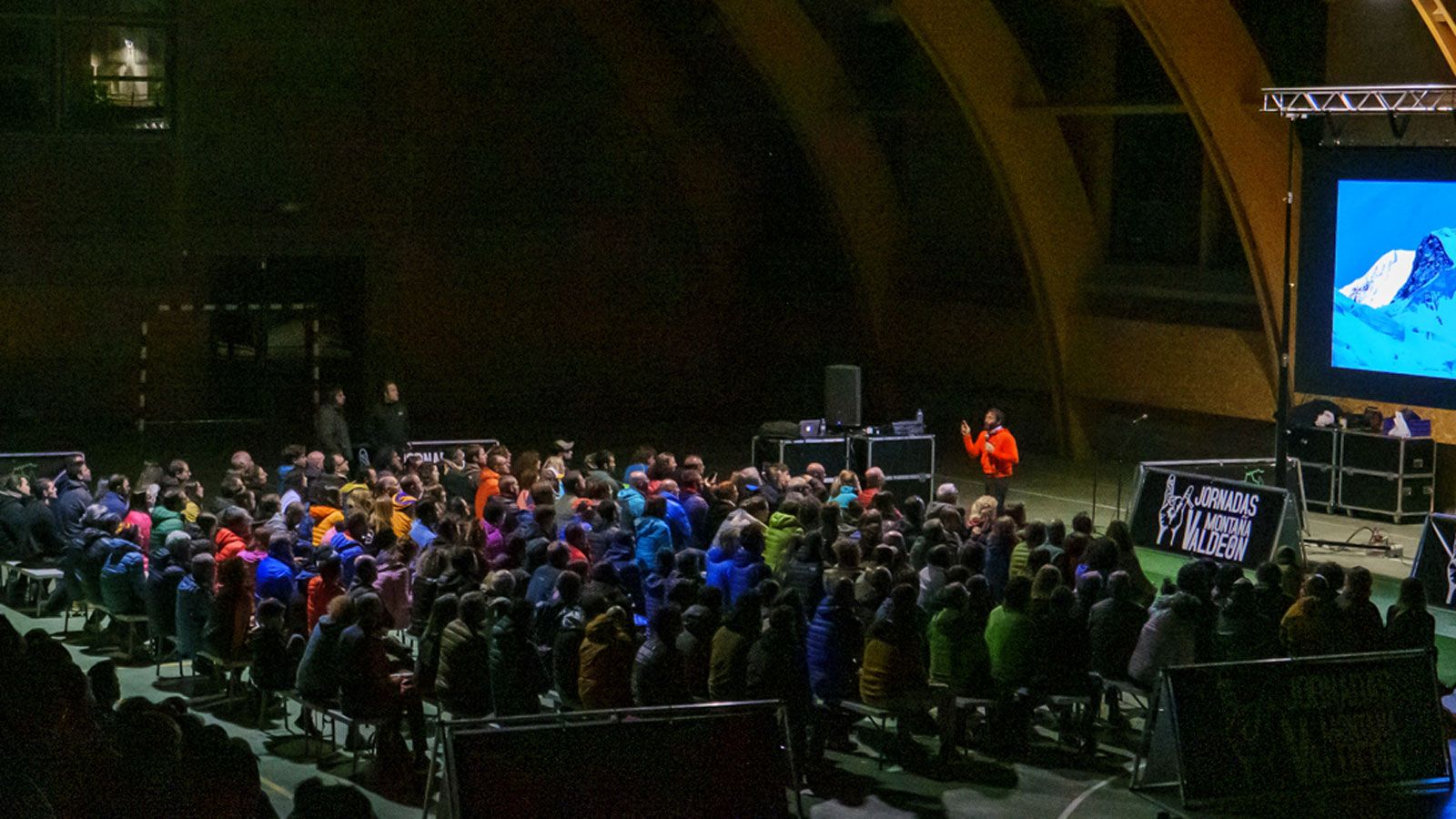 Imagen de una anterior edición de las Jornadas de Montaña de Valdeón. | VICENTE GARCÍA