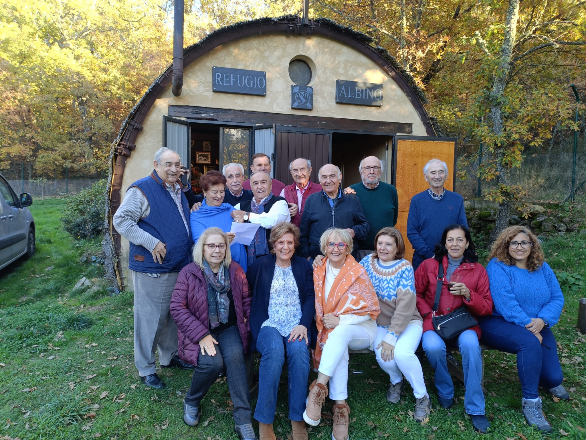 Foto de familia del encuentro de la asociación Amigos en el Camino. | LNC