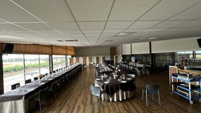 Vista del interior del espacio gastronómico ‘Entrecepas Sabores’. | L.N.C. Vista del interior del espacio gastronómico ‘Entrecepas Sabores’. | L.N.C.
